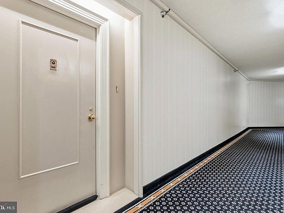 5th image of 5800 Nicholson Ln APT 201