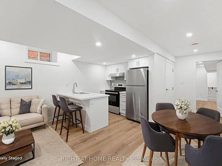 187 Oak Ave — Photo 1
