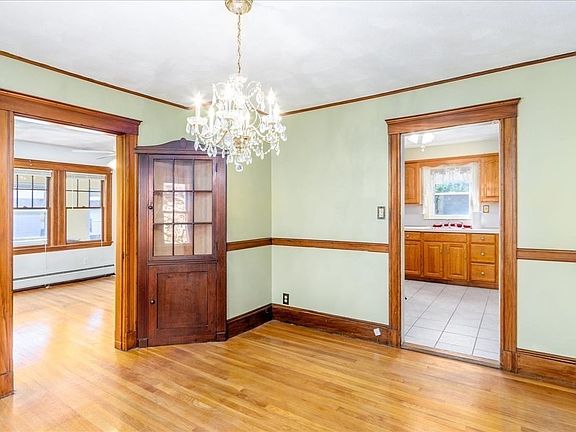 4th image of 27 Stearns Ave