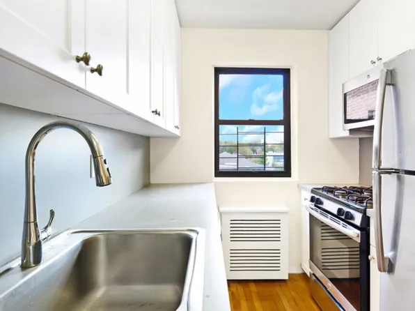 (undisclosed Address), Bayside, NY 11361