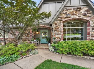 6926 S Delaware Pl, Tulsa, OK 74136