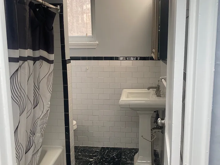 230 Varnum St NE #1B — Photo 10