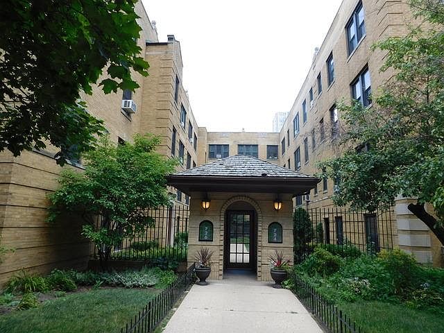 1st image of 724 W Buena Ave APT 3C