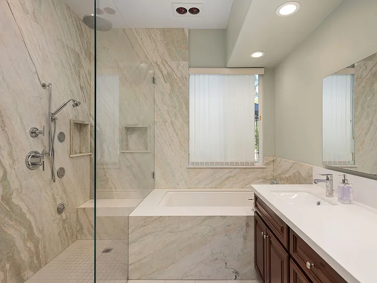 701 Loma Adria — Photo 3