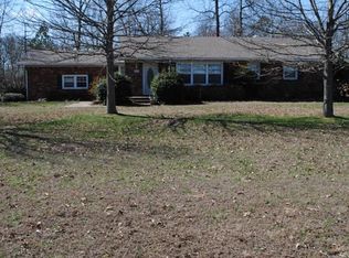 1357A Academy Rd, Portland, TN 37148