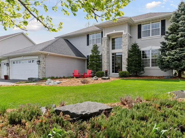 525 Greenview Dr, Chanhassen, MN 55317