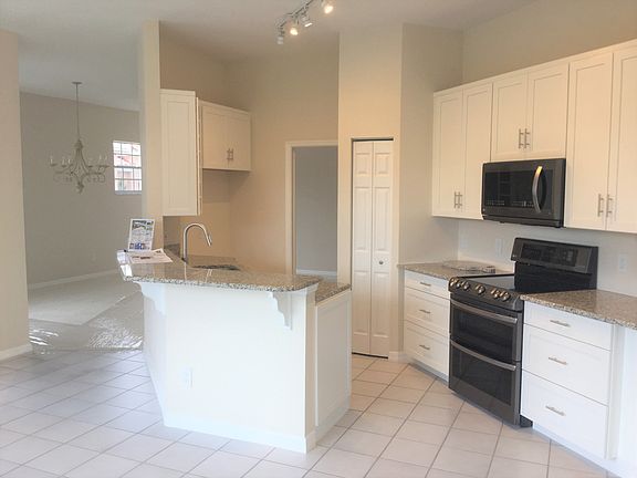 2nd image of 9200 Las Maderas Dr
