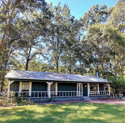 1st image of 1013 W River Dr