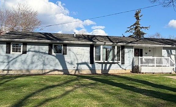 2nd image of 1576 N Roberts Rd