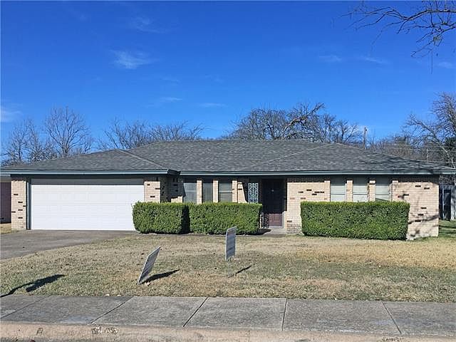 1st image of 2913 Briarwood Dr