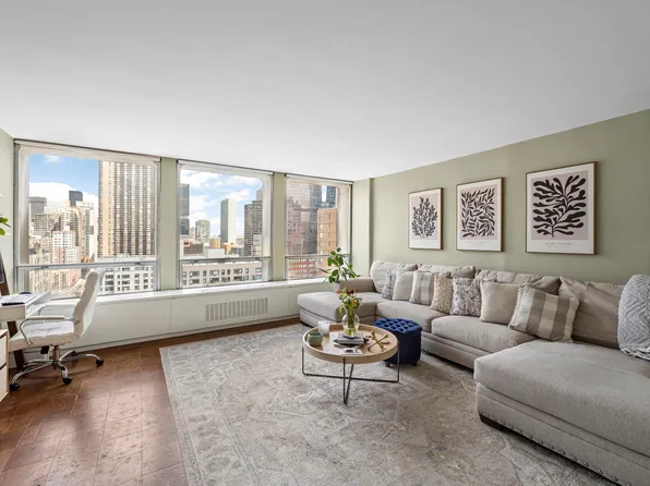 330 East 33rd Street 18K image 1 of 7