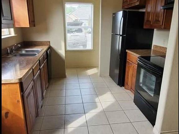 2nd image of 3711 Mandy Dr #1