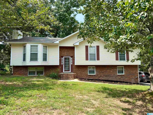 1435 Secretariat Dr, Helena, AL 35080