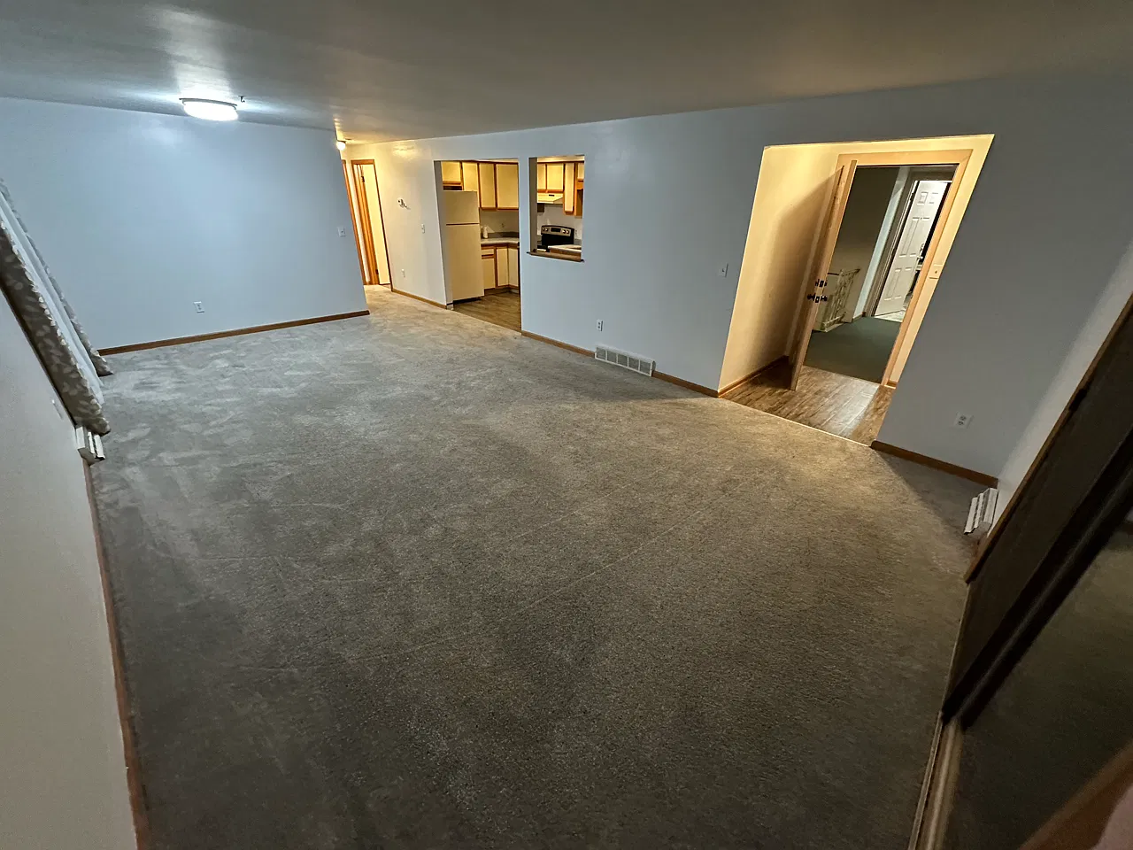 2 bed, 1300 sqft, $1,800 — Photo 3