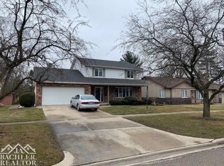 996 Illinois St, Marysville, MI 48040