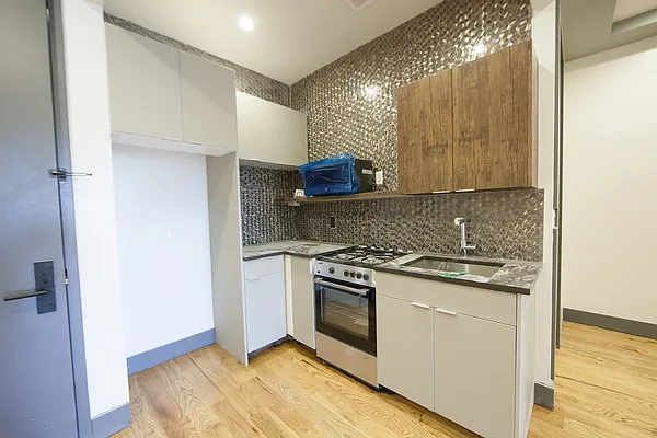 Rented by Brooklyn Group | media 10