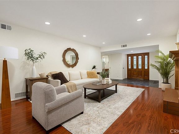 4th image of 602 N Michillinda Ave