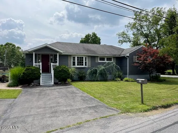 406 Bel Aire Rd, Hollidaysburg, PA 16648