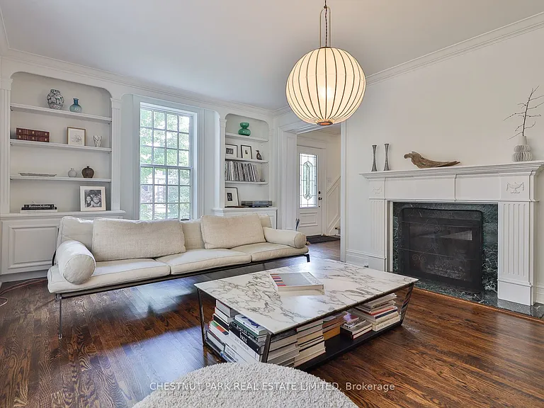 21 Douglas Cres — Photo 3