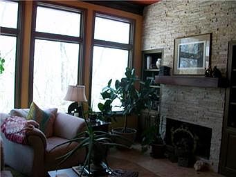 4th image of 8809 Crysler Ave
