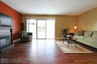 3rd image of 6716 Cascade Rd SE APT D7