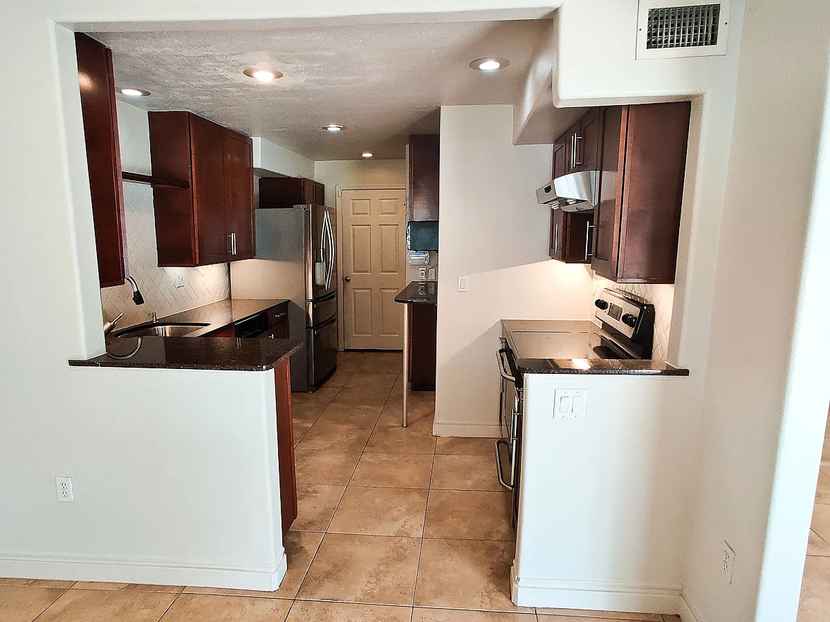 2 bed, 2.5 bath, 1243 sqft, $2,400 — Photo 4