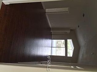 4th image of 7827 Laurel Oak Ln