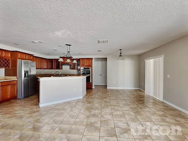 4667 Caverns Dr — Photo 3