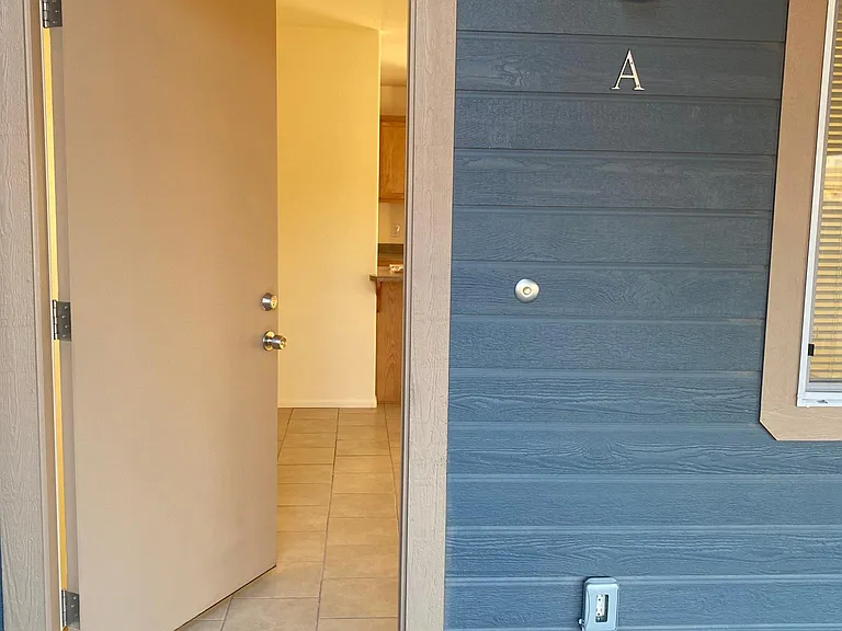 354 W Hollamon St #D — Photo 2