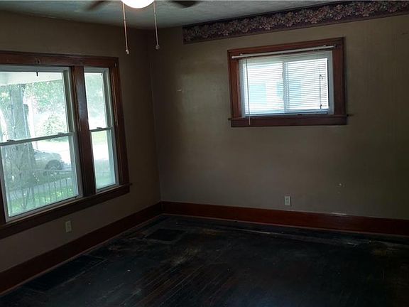 5th image of 219 Indiana Ave