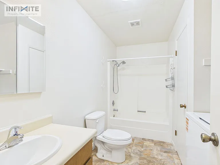 5 Cloninger Ln #D — Photo 6