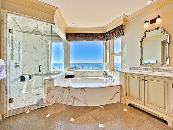 3rd image of 5642 Dolphin Pl