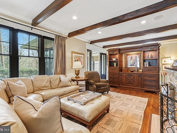 4th image of 4201 Military Rd NW