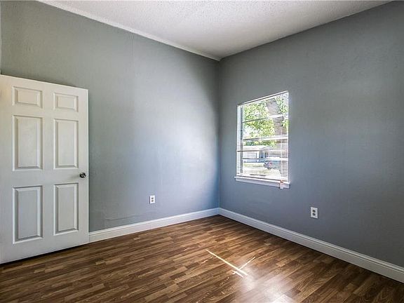 3rd image of 1107 Lindo Dr
