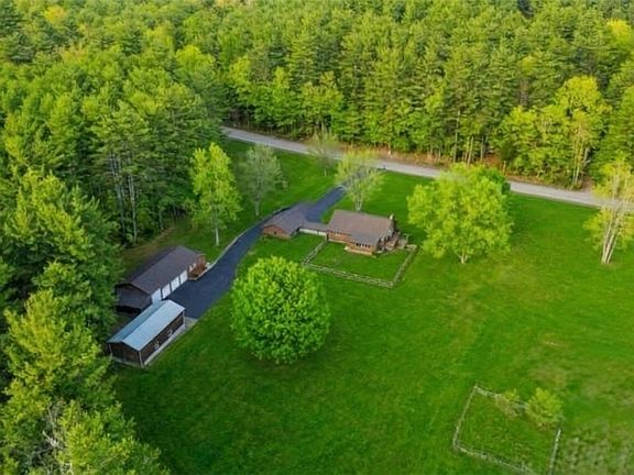 3rd image of 217 Peck Rd