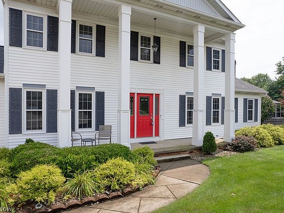 3rd image of 445 Blossom Cir