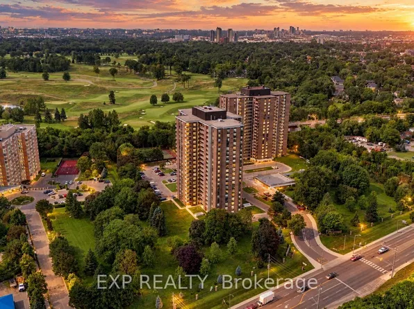 1515 Lakeshore Rd E #2101, Mississauga, ON L5E 3E3