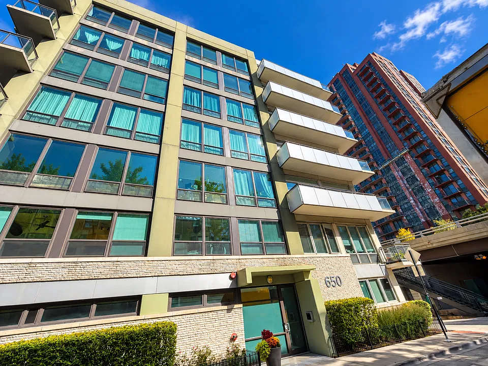 650 W Wayman St #305C