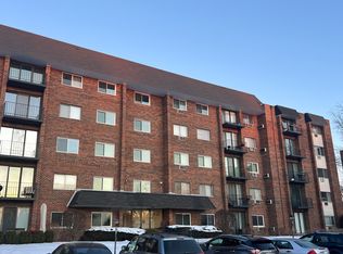 4711 Saint Joseph Creek Rd APT 5D, Lisle, IL 60532