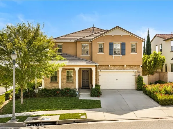 702 E Lemon Swirl Dr, Azusa, CA 91702