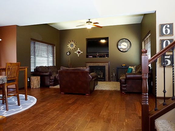 5th image of 3908 W 91st St