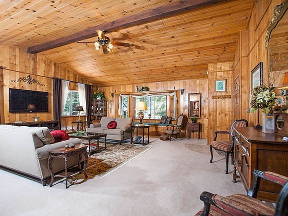 3rd image of 24899 Felsen Dr