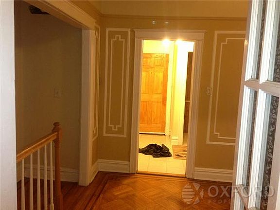 3rd image of 3241 44th St APT 1R