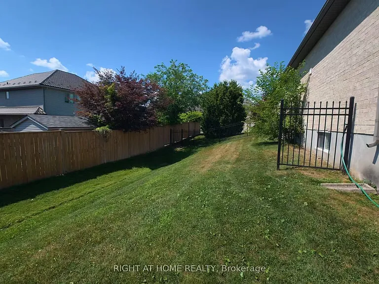 505 Blue Jay Dr #75 — Photo 3