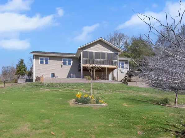 224 Chatuge Shores Cir, Hayesville, NC 28904