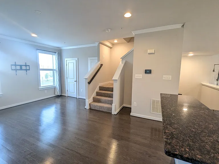 1129 Lawler Dr — Photo 9