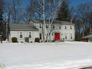 4815 Leesburg Dr photo 1