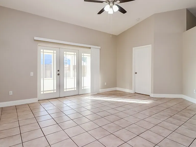 215 Island Water Way — Photo 8