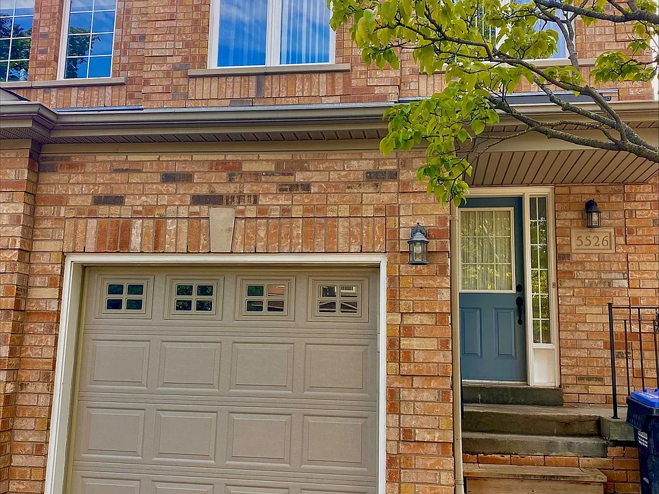 5526 Creditrise Pl