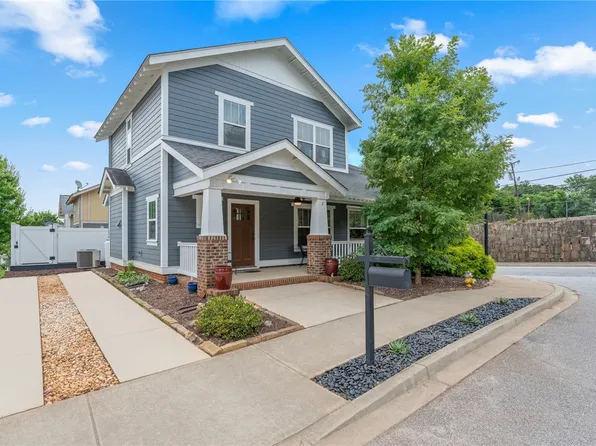 2 Seawright Ln, Greenville, SC 29605